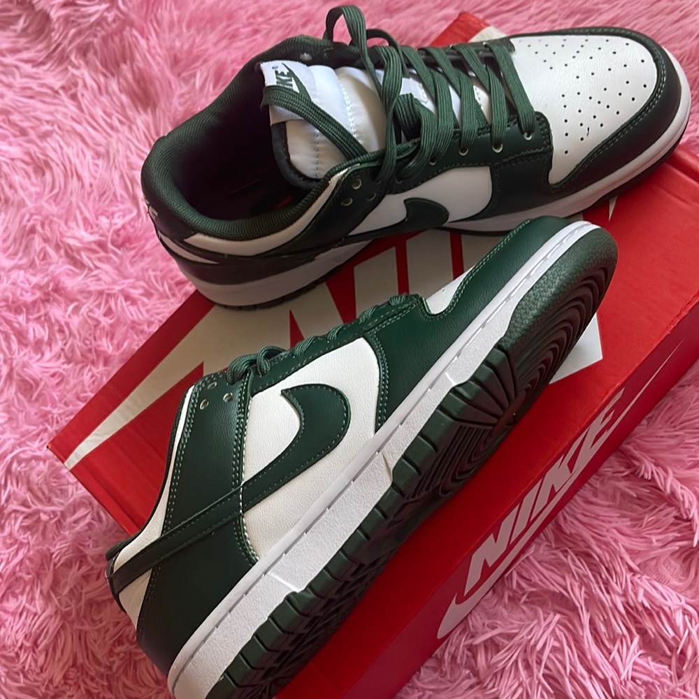 Spartan green NIKE